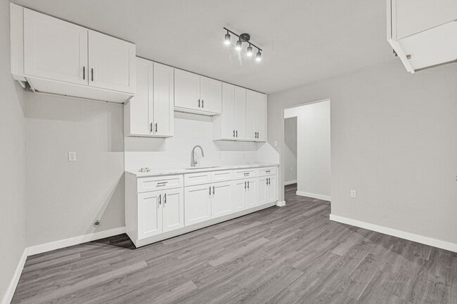 Building Photo - 10609 Murr Way