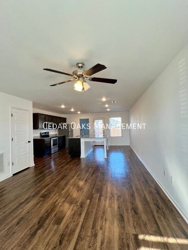 Photo - 806 Granite Cir SW