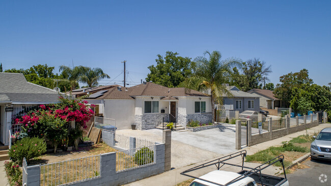 Building Photo - 8135 Noble Ave Rental