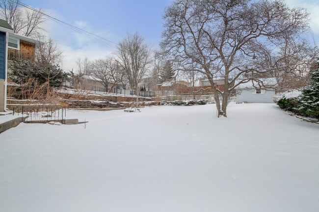 721 Ledochowski St