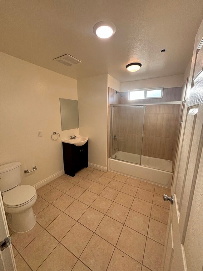 1337 W 55th St