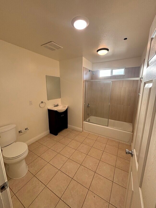 Photo - 1337 W 55th St Townhome