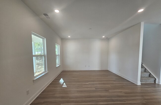 Photo - 203 Benfield Rd
