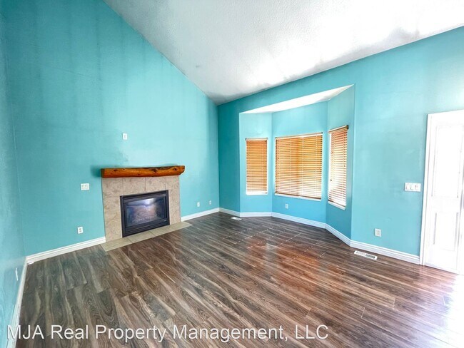 Photo - 4 br, 2 bath House - 3511 South Penny Cove