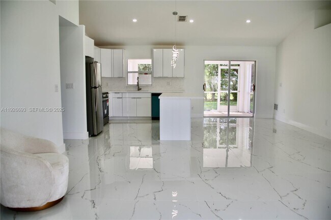 Photo - 1716 NE 6th Pl