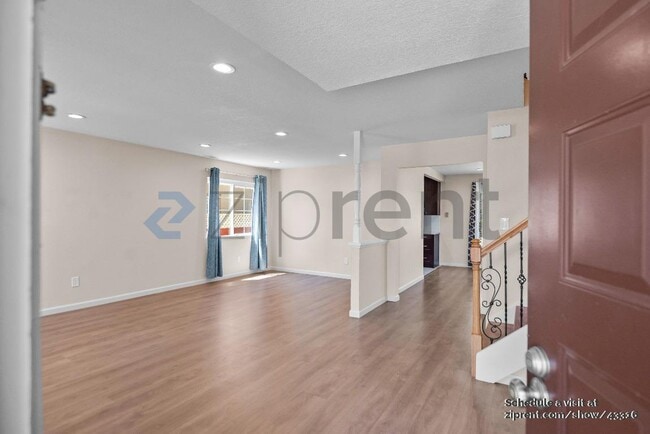 Photo - 33525 Bardolph Cir