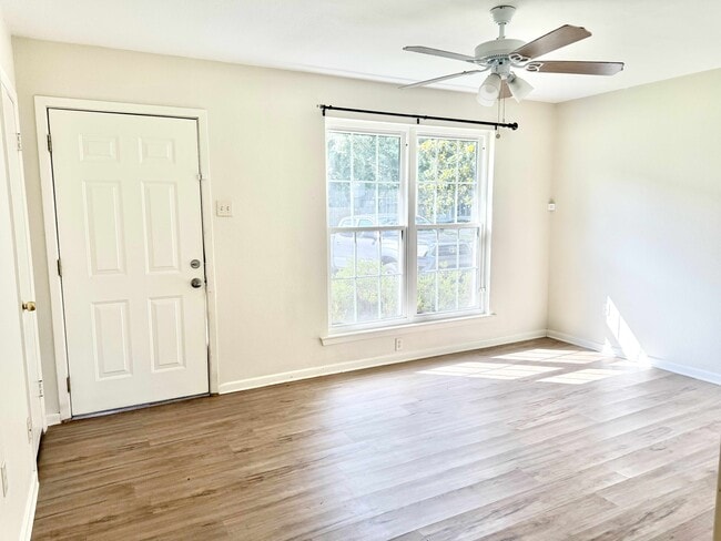 Photo - 555 Burgin Ave