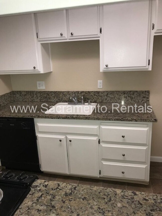 Beautifully Updated 2bd/2ba Fair Oaks Dupl... Rental House Rental in