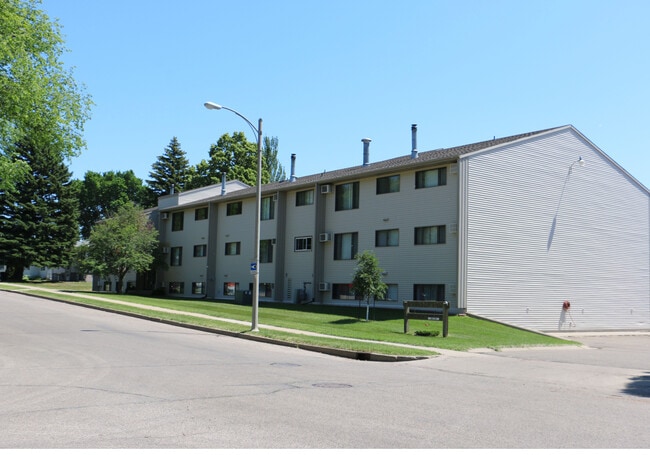 Building Photo - Arikara Apartments