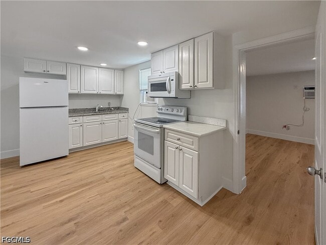 Photo - 204 2nd St