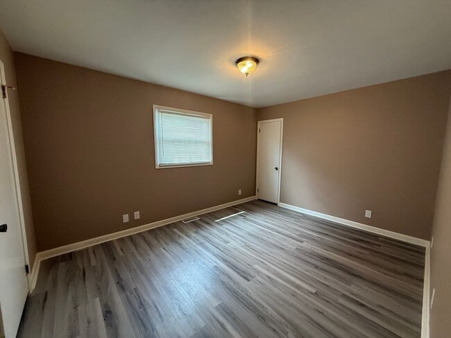 133 E Ravine Rd