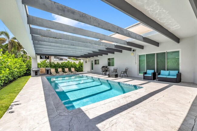 Photo - 2812 NE 27th St