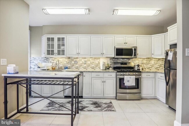 Photo - 10500 ROCKVILLE PIK Unit 306