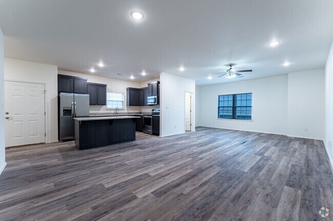 Building Photo - 4/4.5 Townhome!!