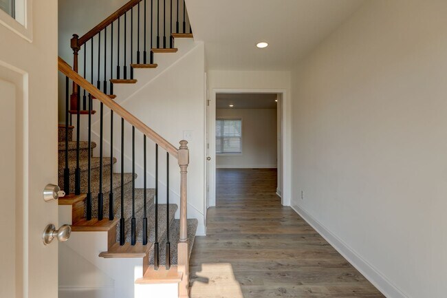 Photo - 1385 Harmon Ln