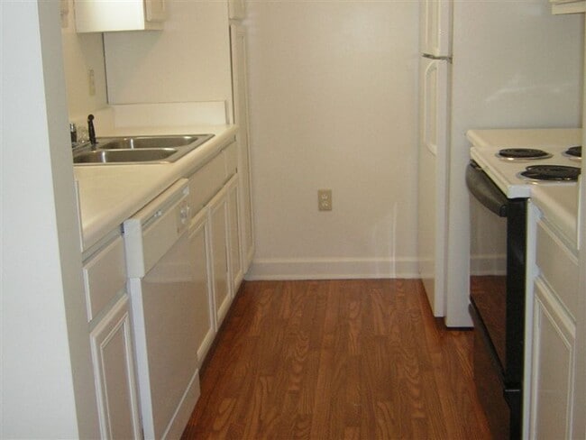 Cheshire Chase Apartments