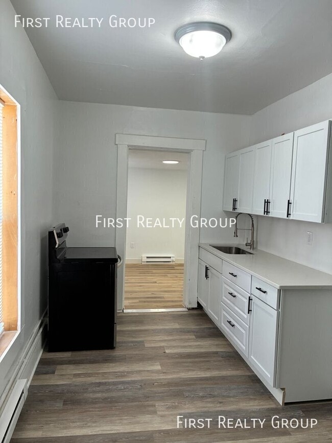 Photo - 104 1/2 E. Pearl Street-