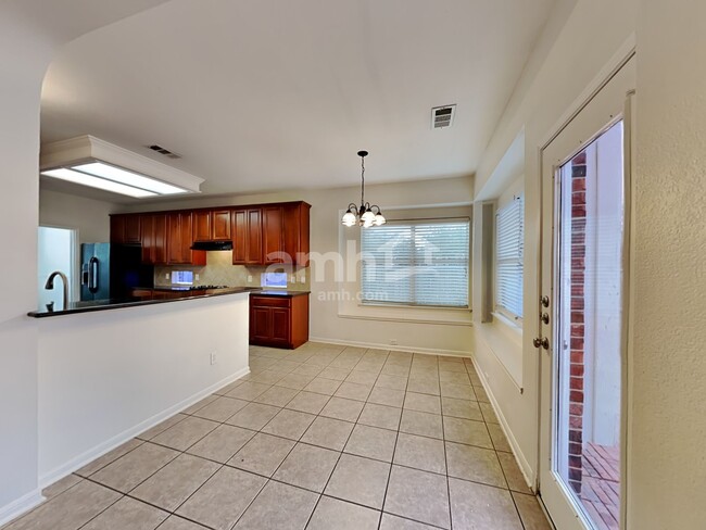 Photo - 4001 Greenwood Way