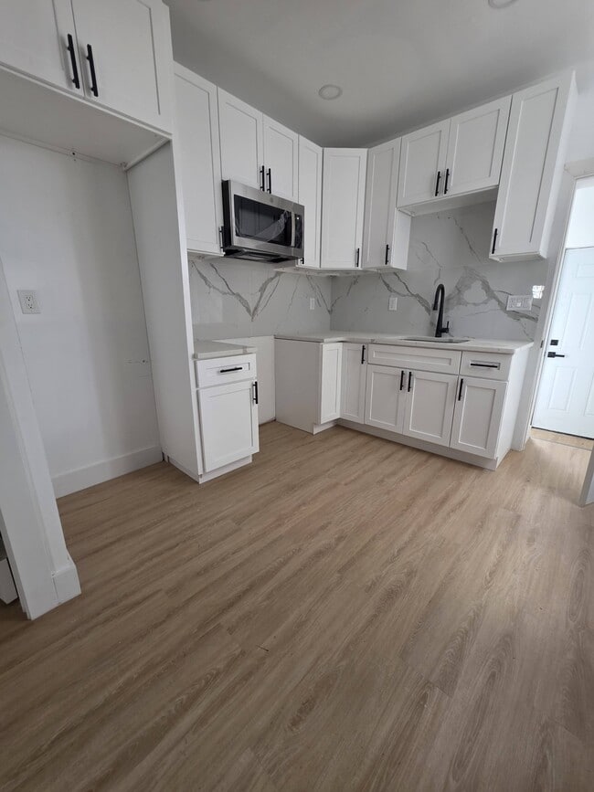 Photo - 2304 W Huntingdon St