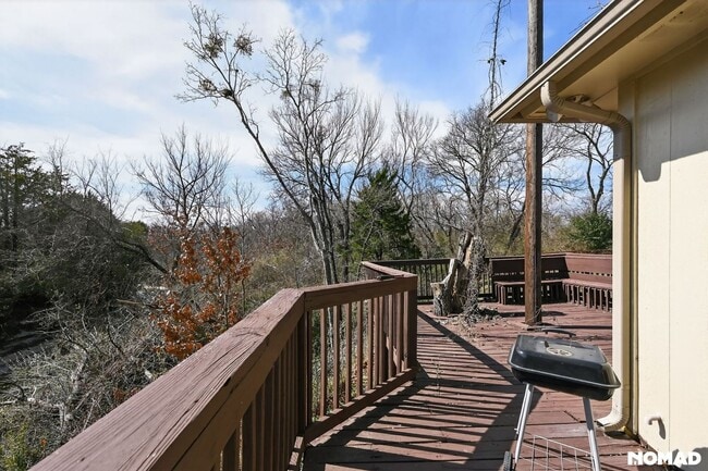 Photo - 2102 W Bear Creek Rd