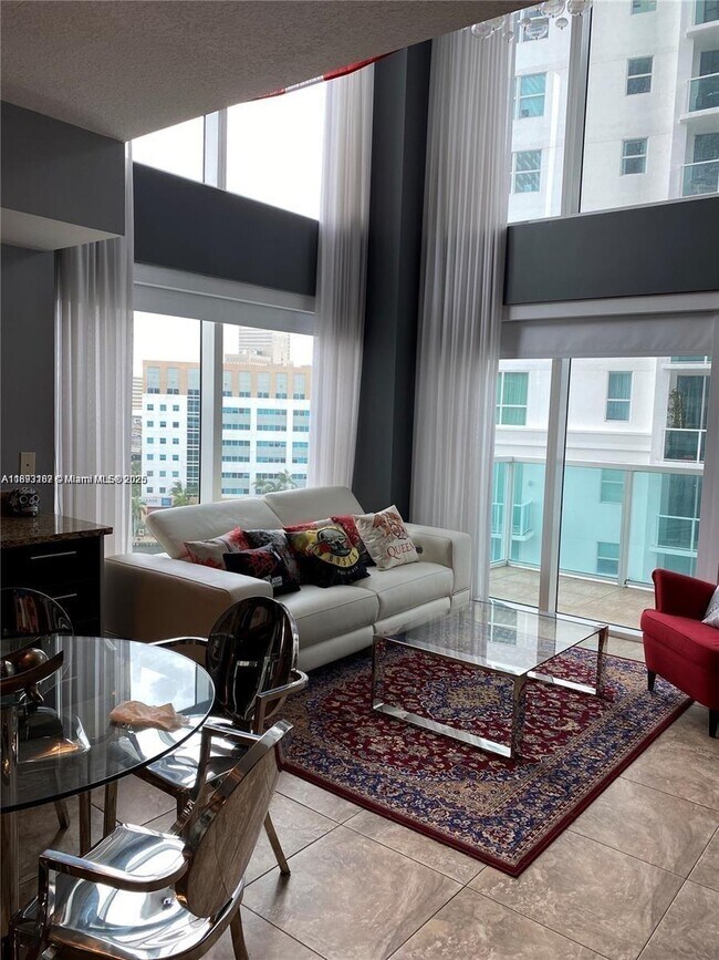 Photo - 41 SE 5th St Unit 717