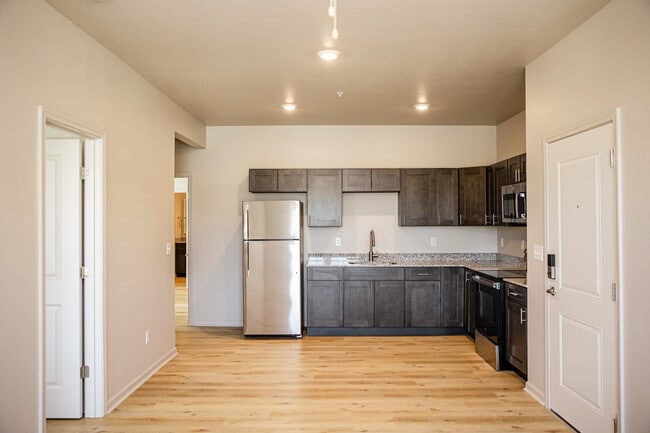 Década de 1500 y 1600, 2 habitaciones, 2 baños, 860 pies cuadrados - Platform Flint River