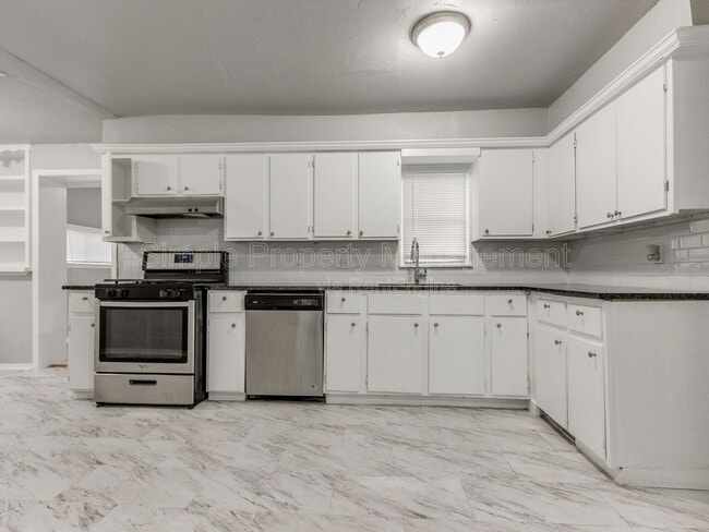 Photo - 1800 Hampton Rd