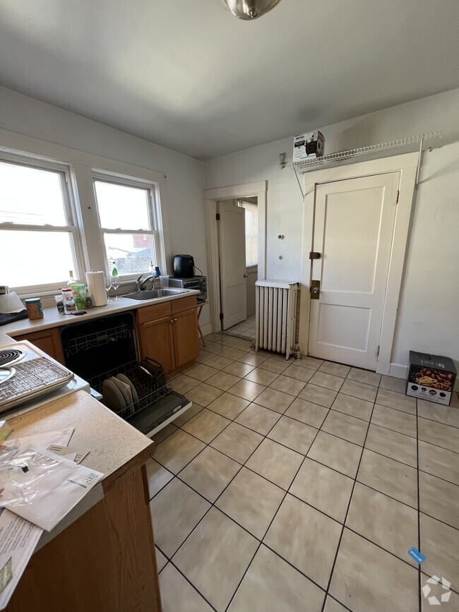 Building Photo - 128 Washington St Rental