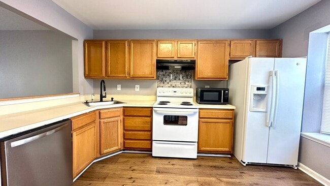 Photo - 704 St Peters Ct