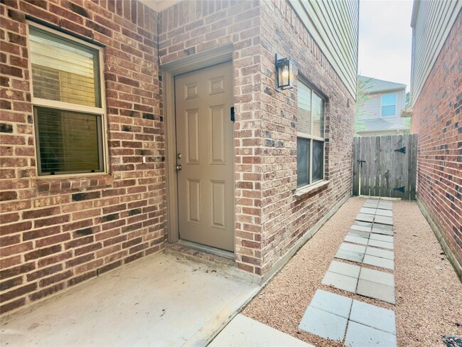 Photo - 17035 Amarose Dr