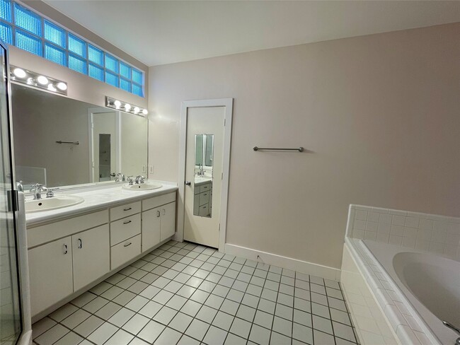 Photo - 5901 Fairdale Ln