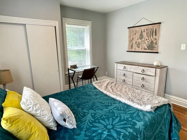 4560 Flad Ave Unit 2E