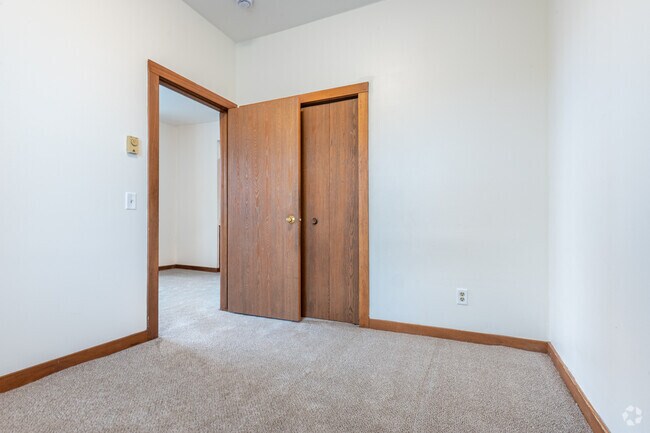 1BR, 1BA - 500SF - Bedroom