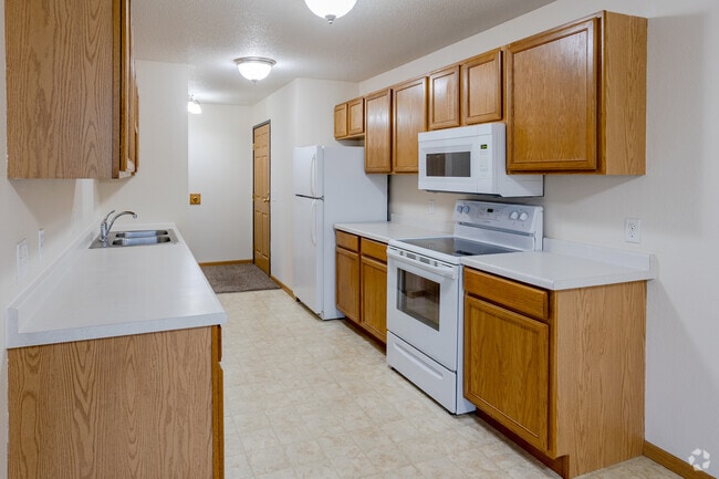 3BR, 1BA - Kitchen