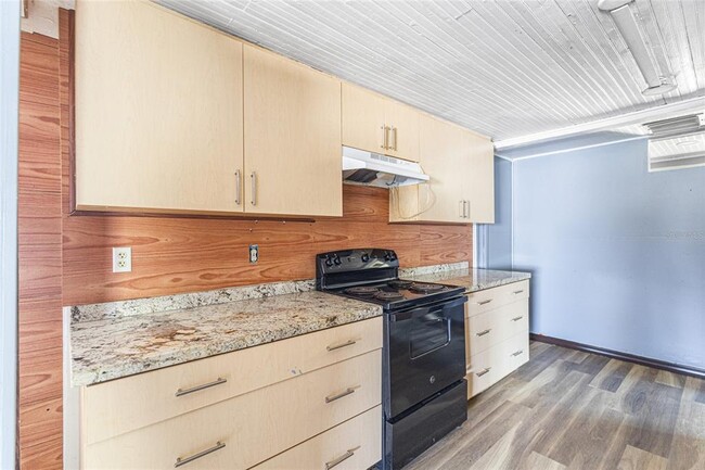 Photo - 517 Oak St