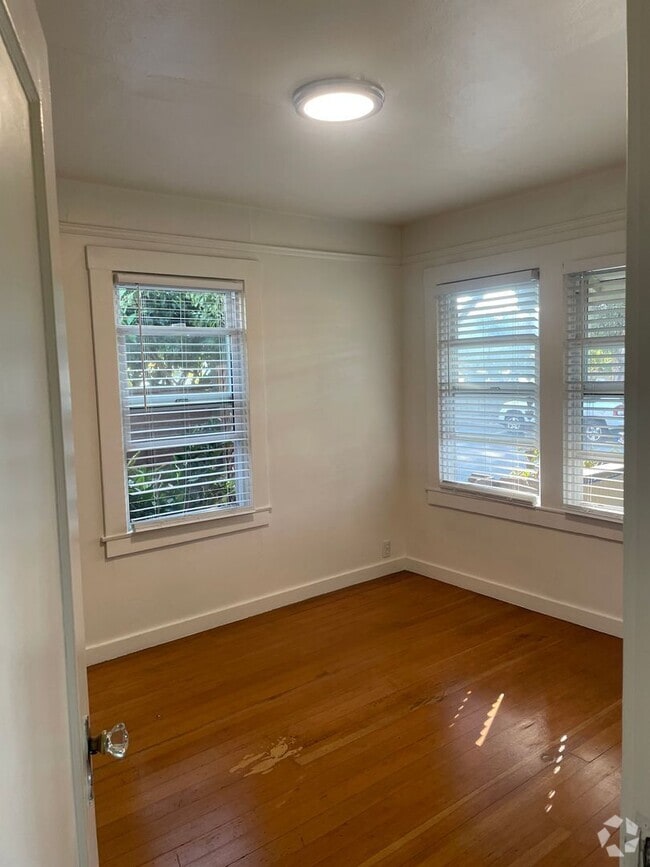 Building Photo - 371 Park Ave Unit 1 Rental