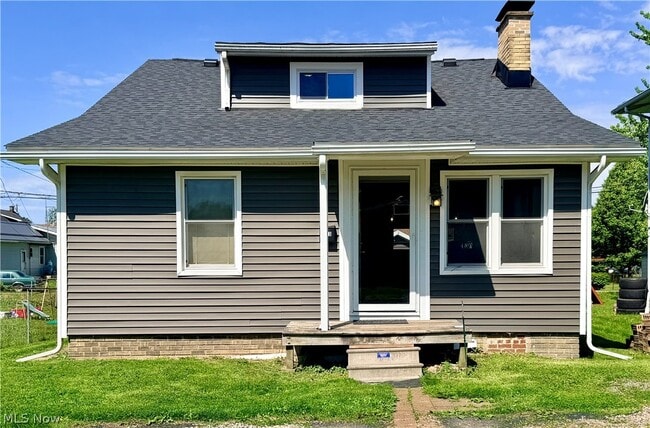 Building Photo - 133 Brooklyn Ave SW