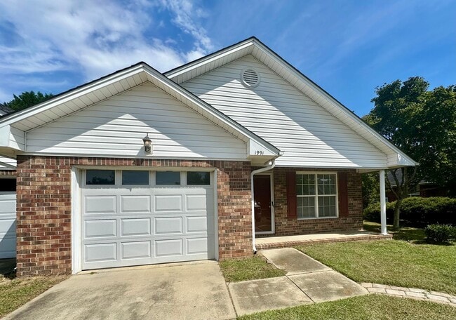 Building Photo - Essex Park Subdivision! Rental