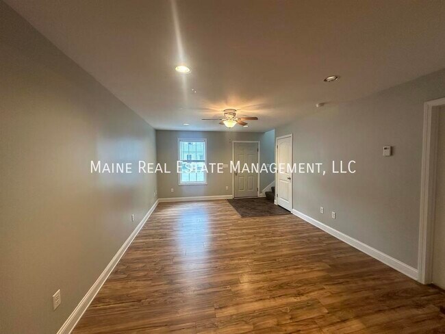 Photo - 40 Basketball Ct