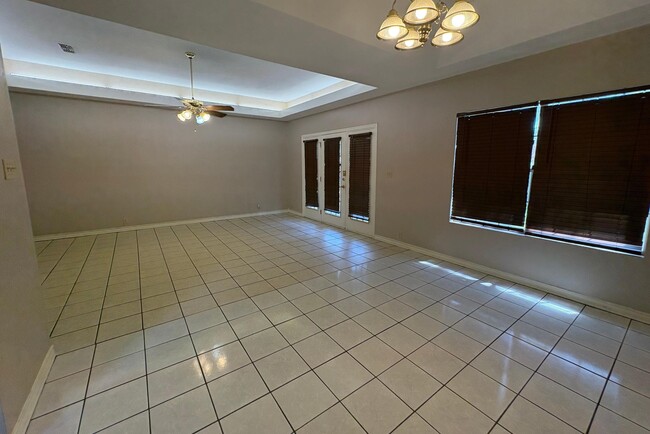 Photo - 1603 Sherwood Dr