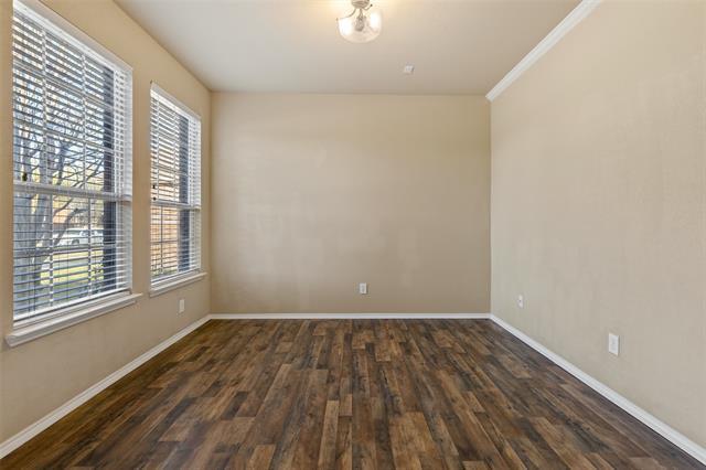 Photo - 504 Teal Ln