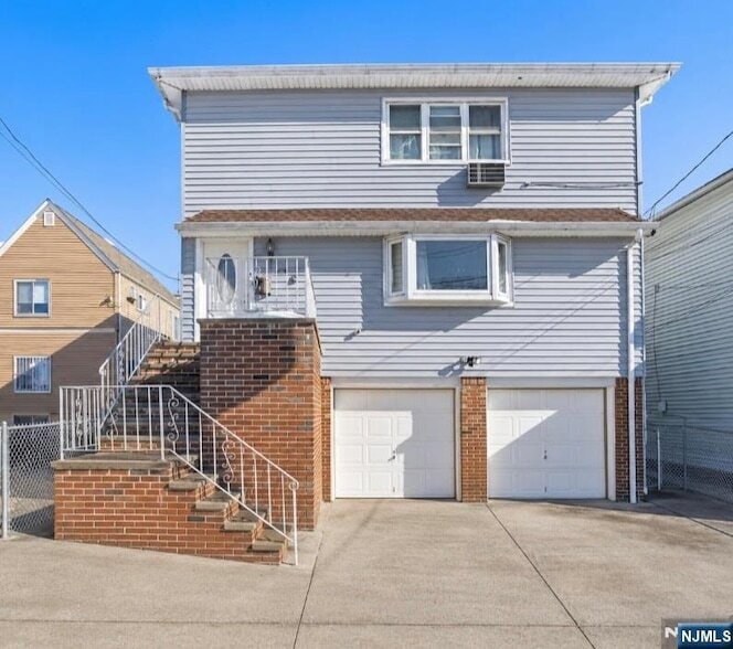Photo - 214 Morris St
