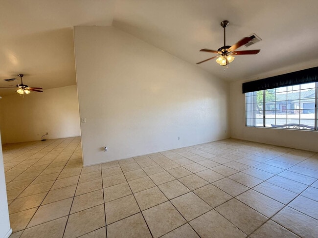 Photo - 3913 W Morelos St