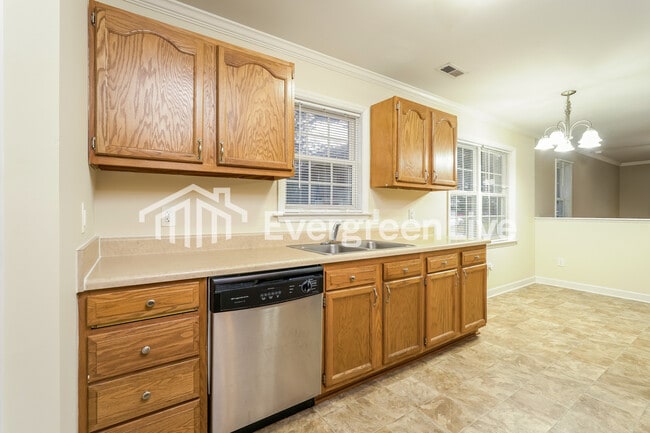 Photo - 1648 Thompson Dr