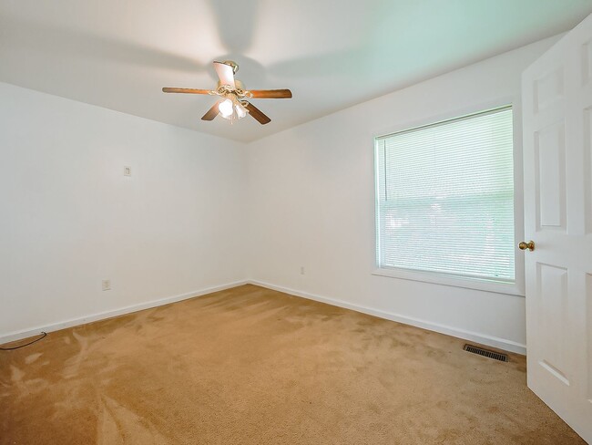 Photo - 49 Oakhill St