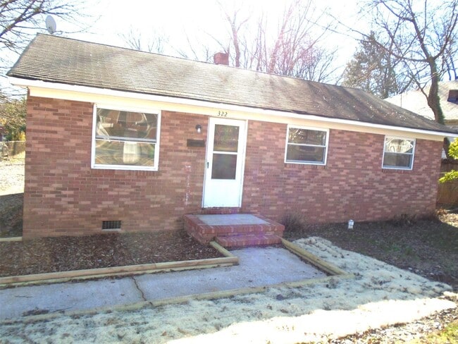 Building Photo - 322 N Hoskins Rd Rental