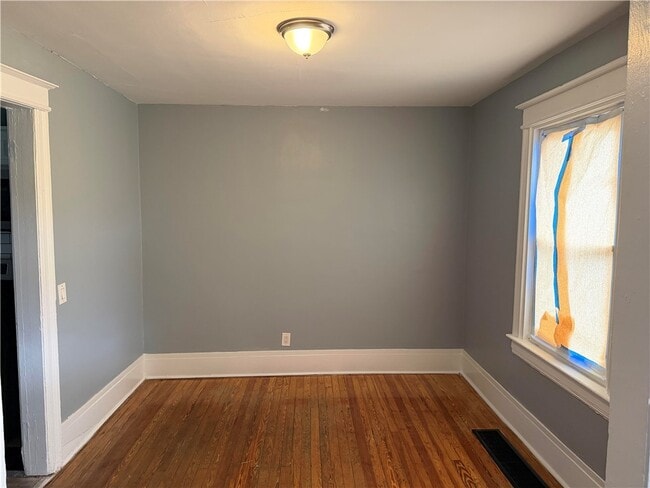 Photo - 161 S Union St