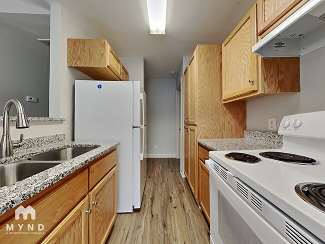 Photo - 500 W 9th St