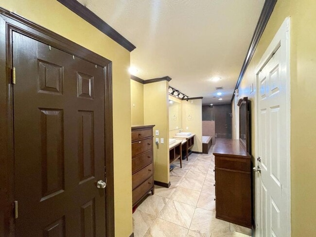 Photo - NEWER 4 bedroom house