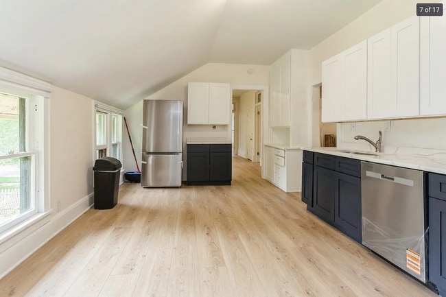 Photo - 421 S 3rd St